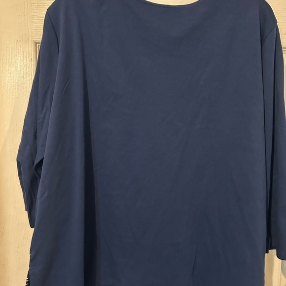 NWOT Alfred Dunner Navy Knit Top with Pink Embroidered Flowers - Picture 2 of 8